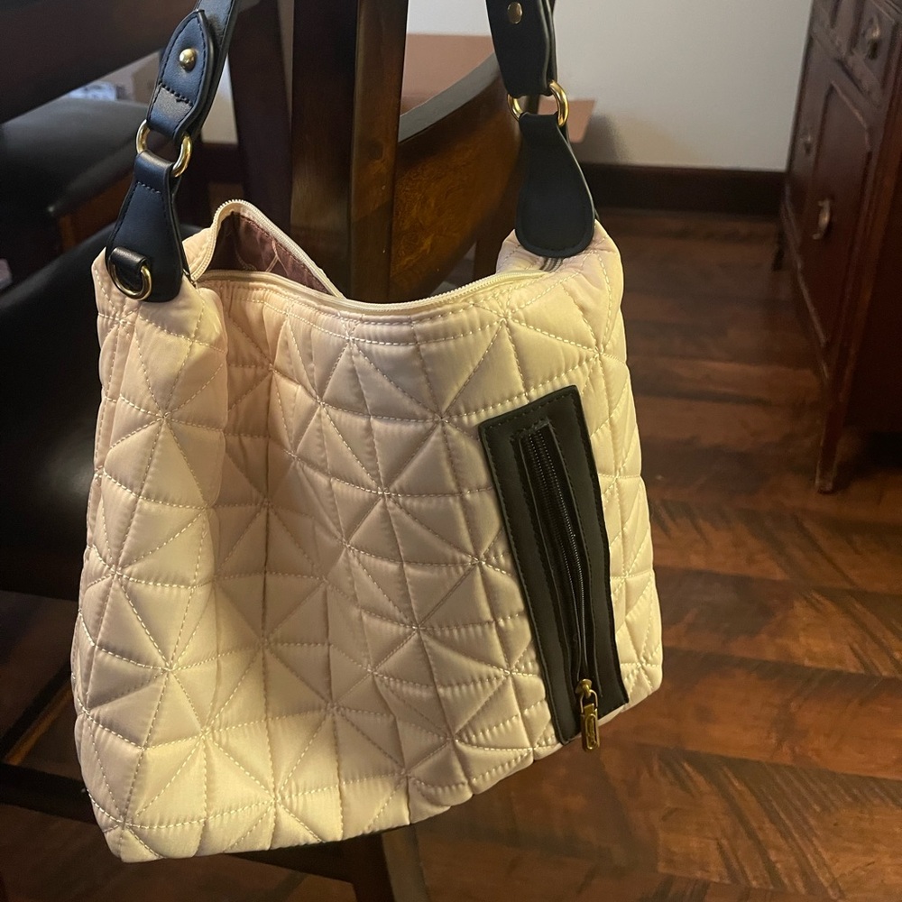 Wrangler Cream Quilted Shoulder Bag with Black Details